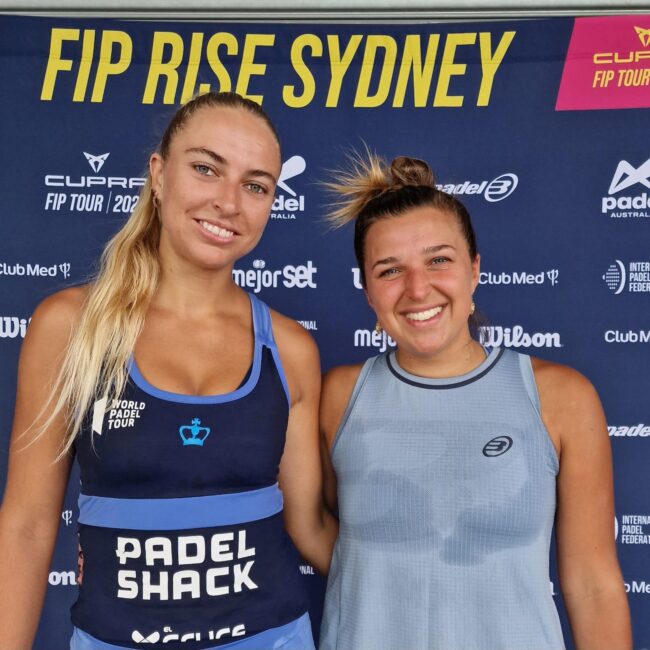 UK padel players Hanna Maddock and Catherine Rose.