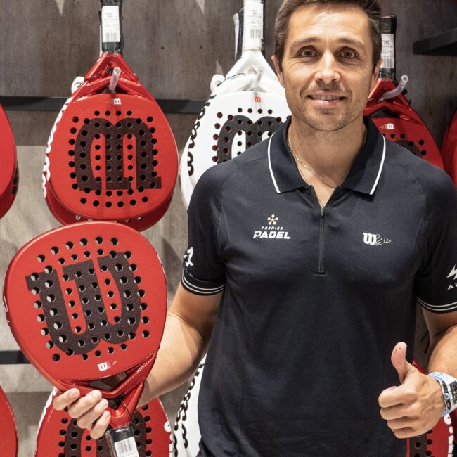 Bela Wilson padel racket